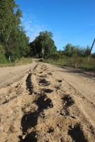 Jedin� cesta do vesnice Pust� Osovec