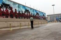 osamocen� voj�k str��c� po��dek na N�m�st� Nebesk�ho klidu