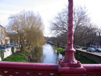 pot��ek vedle bytu