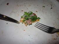 Nic zaj�mav�ho? Pro m� ano - posledn� kousek pizzy v �ivot�:)