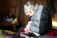 Dom�c� pr�ce v�eho druhu - p�i��v�n� odpadl�ho knofl�ku