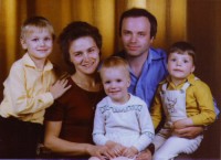  Na�e prvn� ofici�ln� rodinn� foto