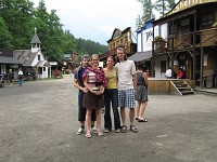 Uprost�ed Westernov�ho m�ste�ka