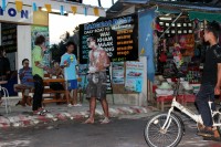 thajsk� Nov� rok - k��da a voda. A v�ichni povinn� pomazat tou pastou....