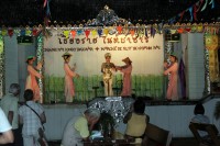 m�stn� vystoupen� - kdo je mu� a kdo �ena?Nev�me...