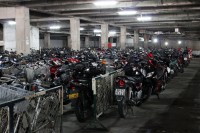 typick� parkovi�t� pro motorky